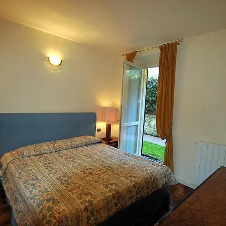 Appartement Sleeps 4 Pool Wifi Meina