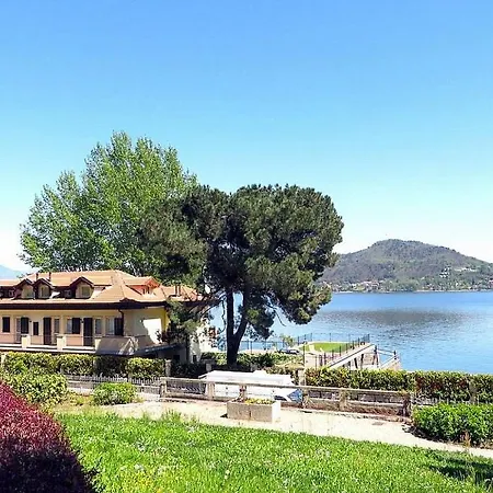 Appartement Sleeps 4 Pool Wifi Meina